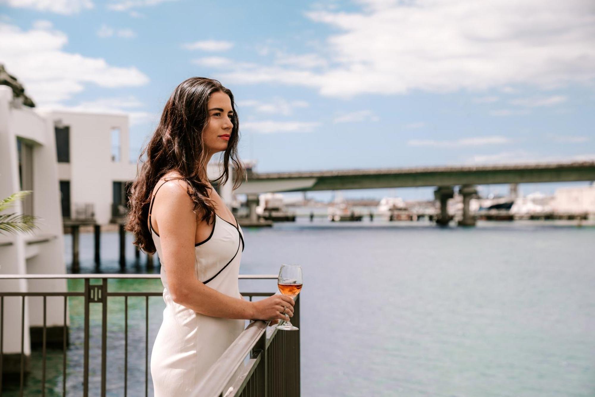 Hotel Trinity Wharf Tauranga Exterior foto
