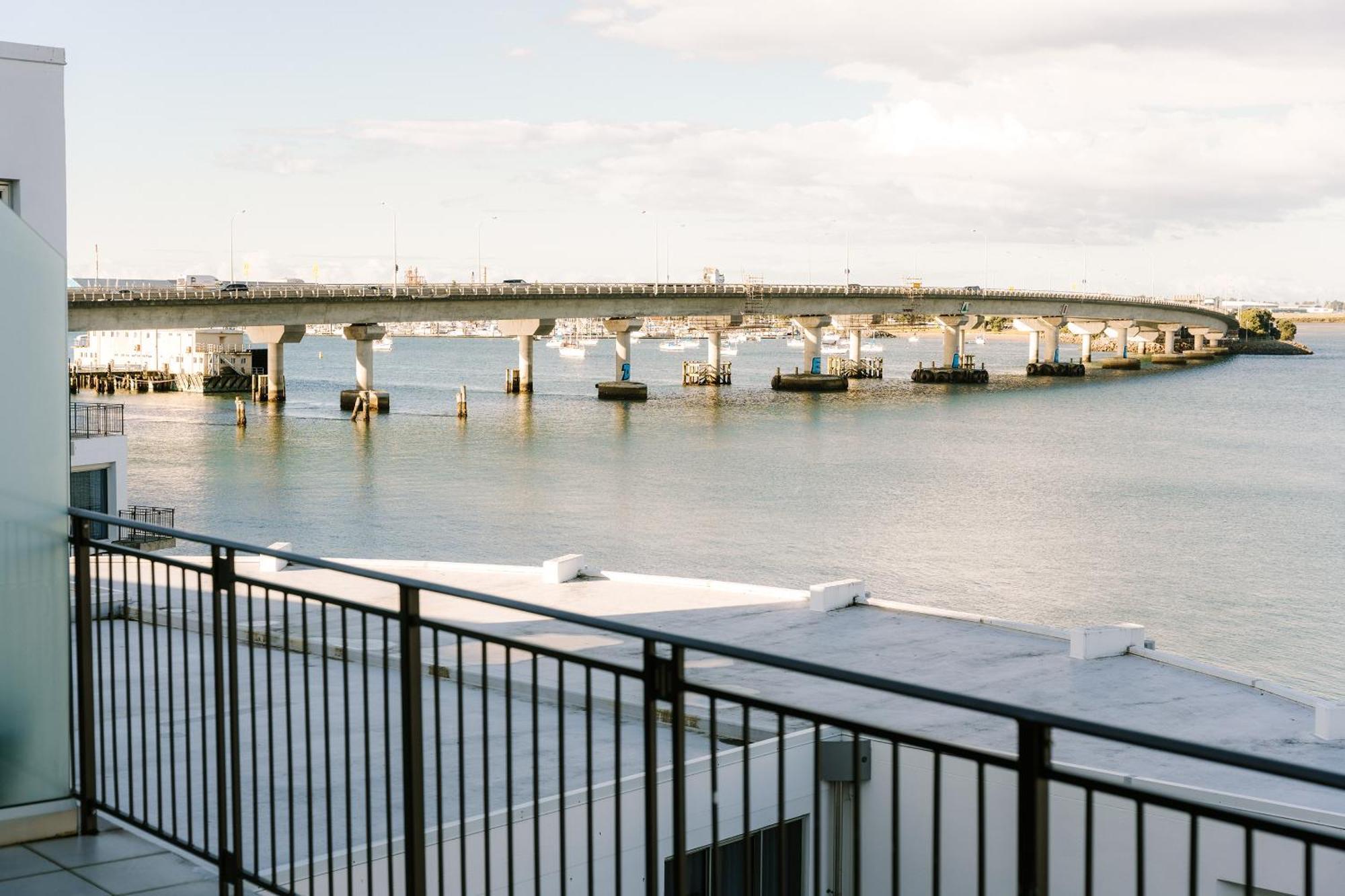 Hotel Trinity Wharf Tauranga Exterior foto